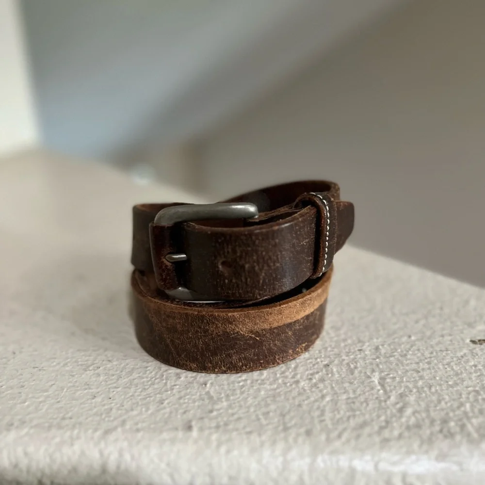Men supper Distressed brown leather belt  Work Rugged Utility Grunge medium‎